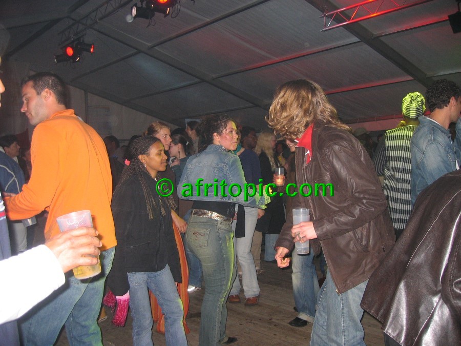 ../Images/afw2006c 431.jpg